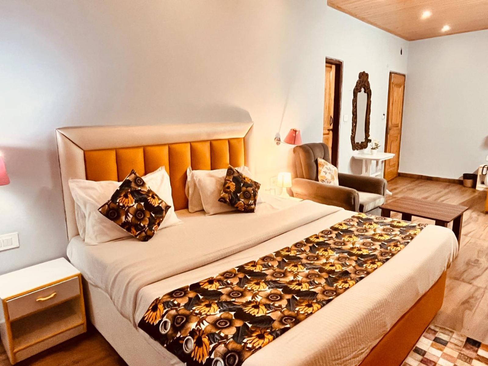 Hadimba Hill View By Hadimba Palace, Manali - Premium Room ! Family Hotel ! Parking ! Near Hadimba Temple Exterior foto